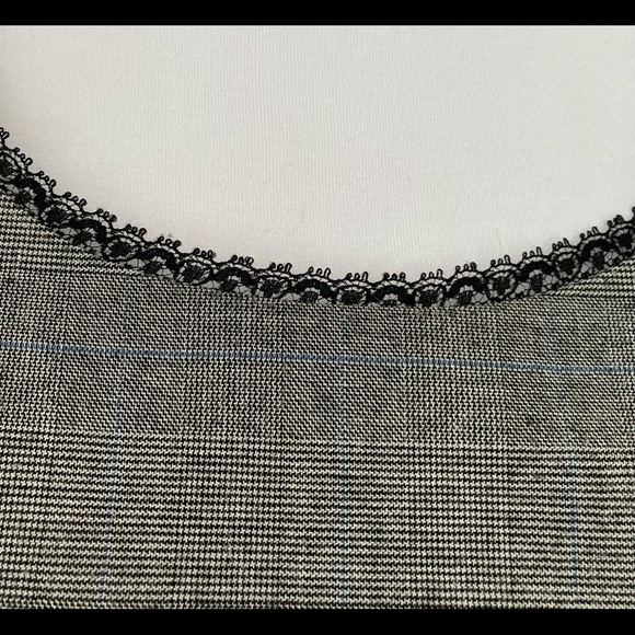 Tahari Sleeveless Top - Size 6 Petite - Picture 3 of 8